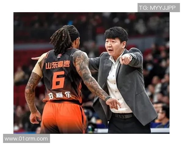山东男篮新赛季首秀亮点十足，两大新援是要害，内线双塔存危险